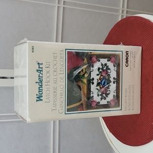 Brand New Factory Sealed Wonder Art Latch Hook Kit